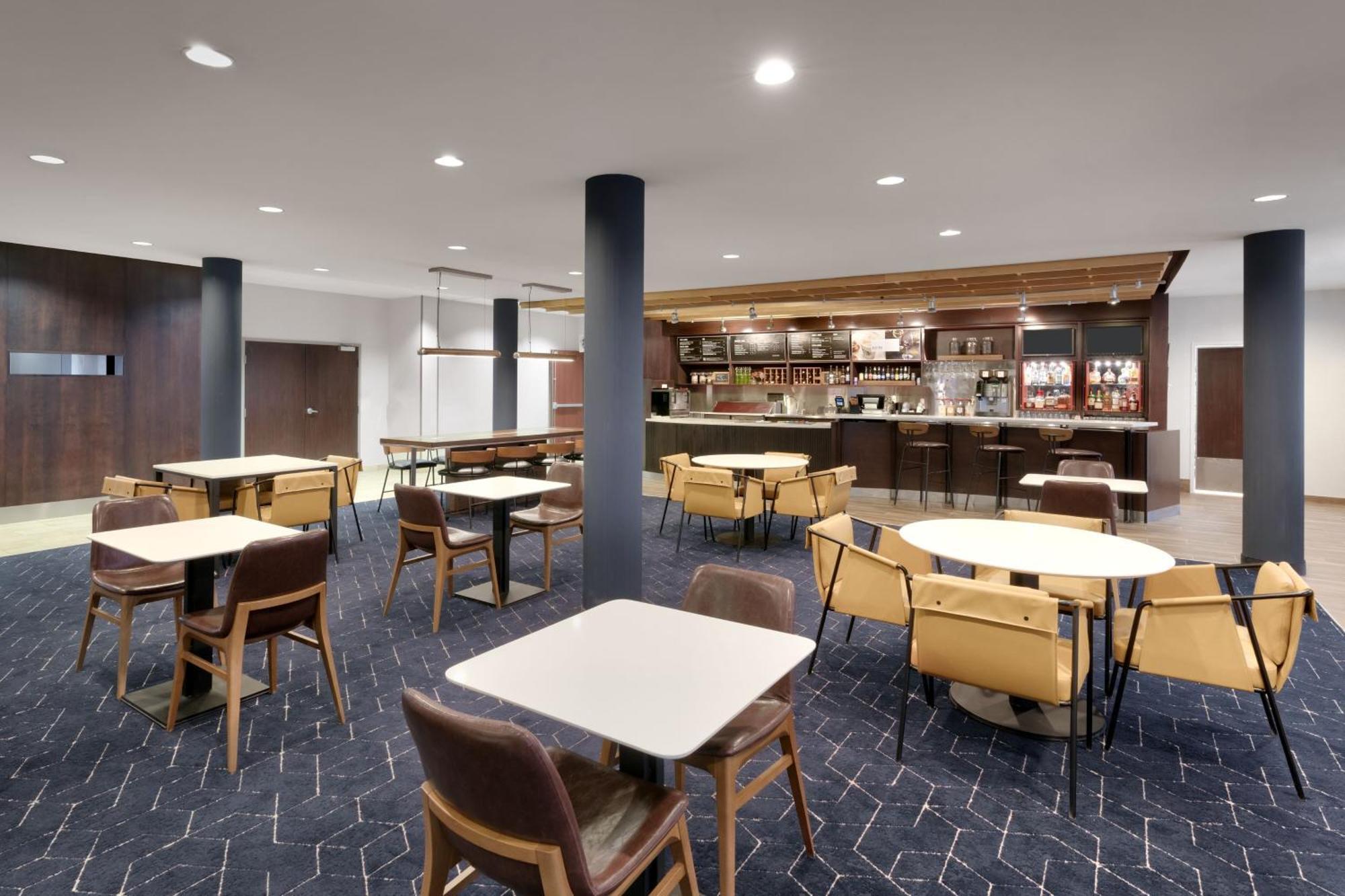 Courtyard By Marriott Johnson