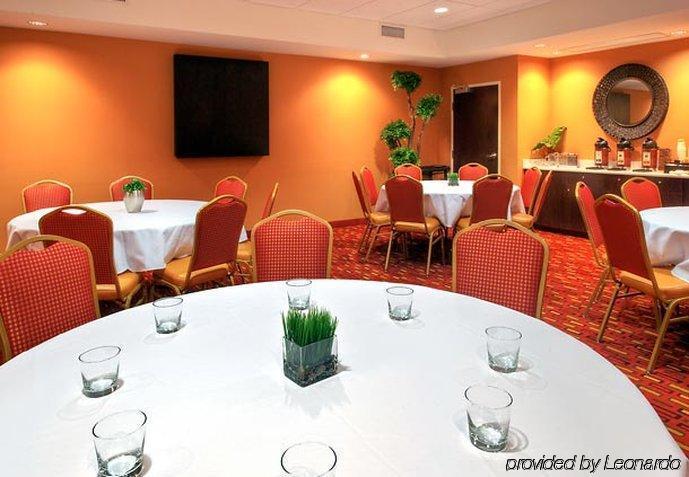 Courtyard By Marriott Johnson Hotel 3*